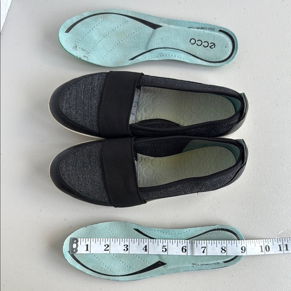 Ecco Black and Gray Bluma Ballerina Flats - Picture 14 of 16